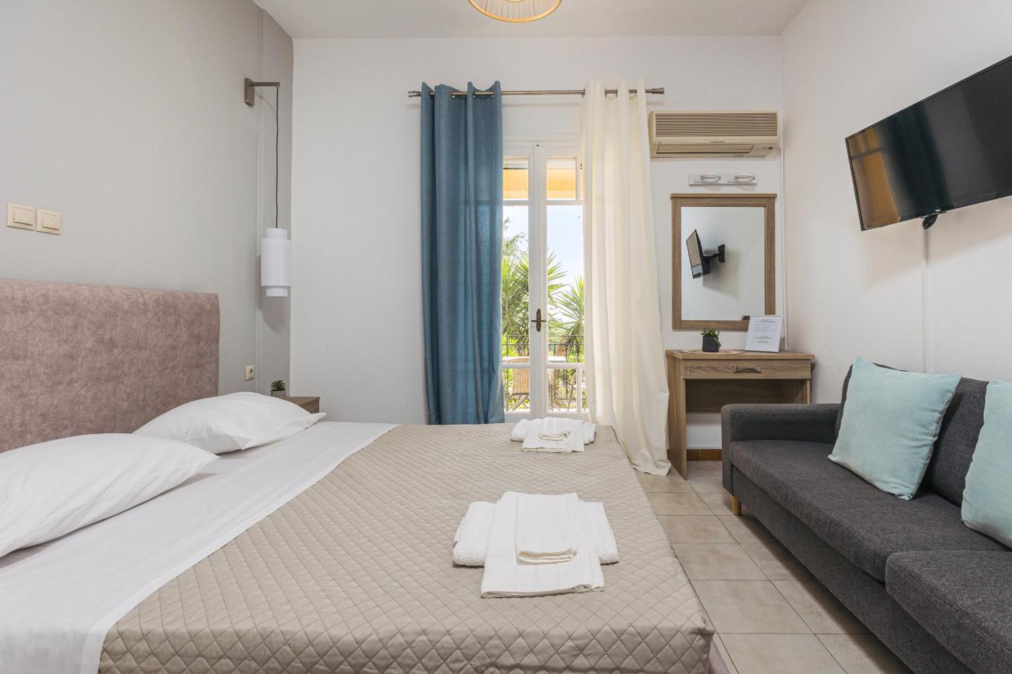 P Koklas Apartments Zakynthos Town Exterior photo